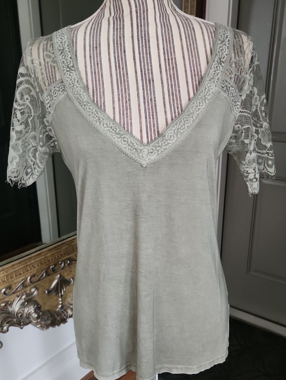 POL Lace-Trim V-Neck Women's Top in Sage - Picture 5 of 8
